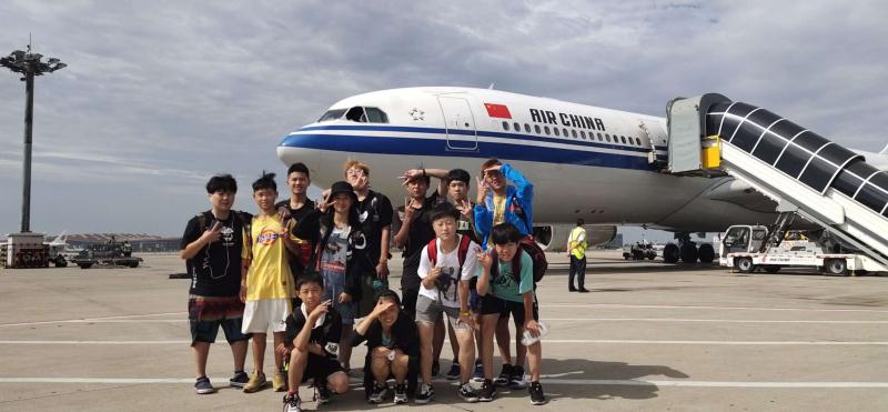 ��ʡ���廬ѩ����̨�������ϰ����ɶӸ��ձ����г�����ѵ