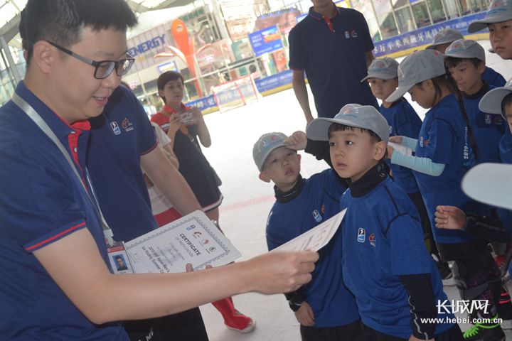 ��ף��ø�����Բ�α�ѩ