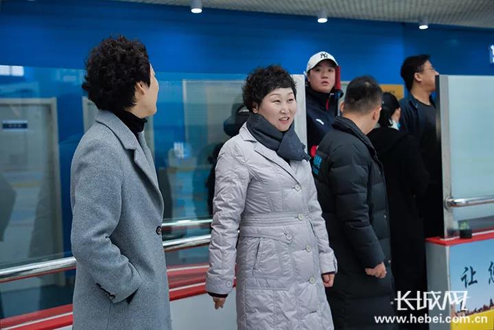 �����ڱ�ѩ֮�ǡ����ٷ���Ϊ���Ƿ�ֿ���ı�ѩ��Ե