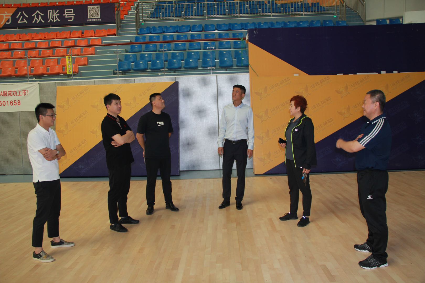 ��������Ů��һ�ӿ�չ���ܲ���