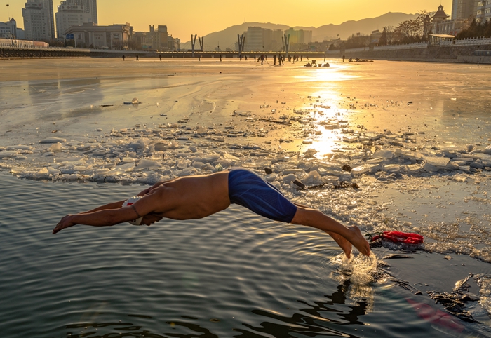 ���³��еı�ѩ����