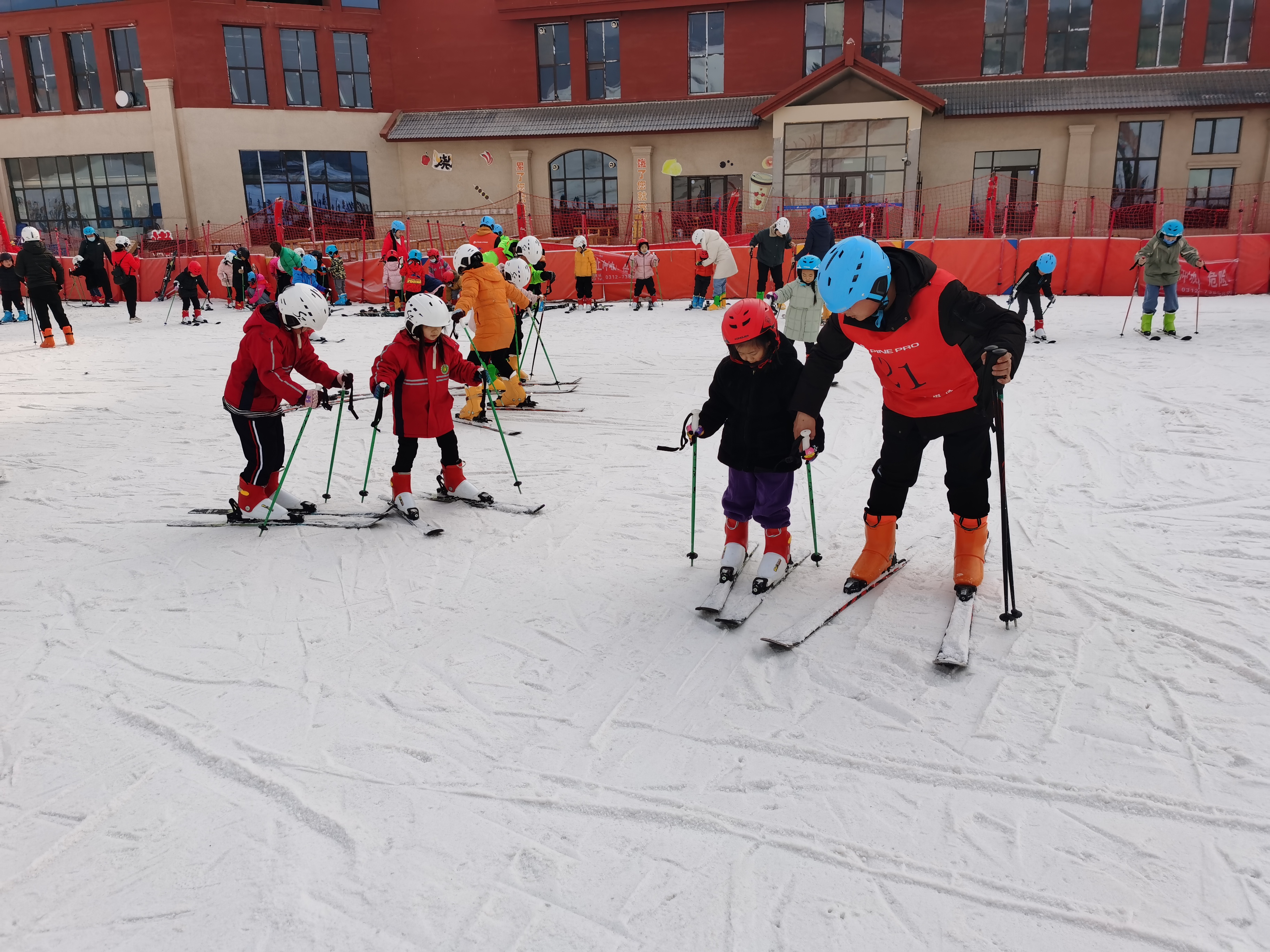 �������Դ�أ�˫Ӯ����  ����Ϊ�� �Դ�߳�һ������ں���·