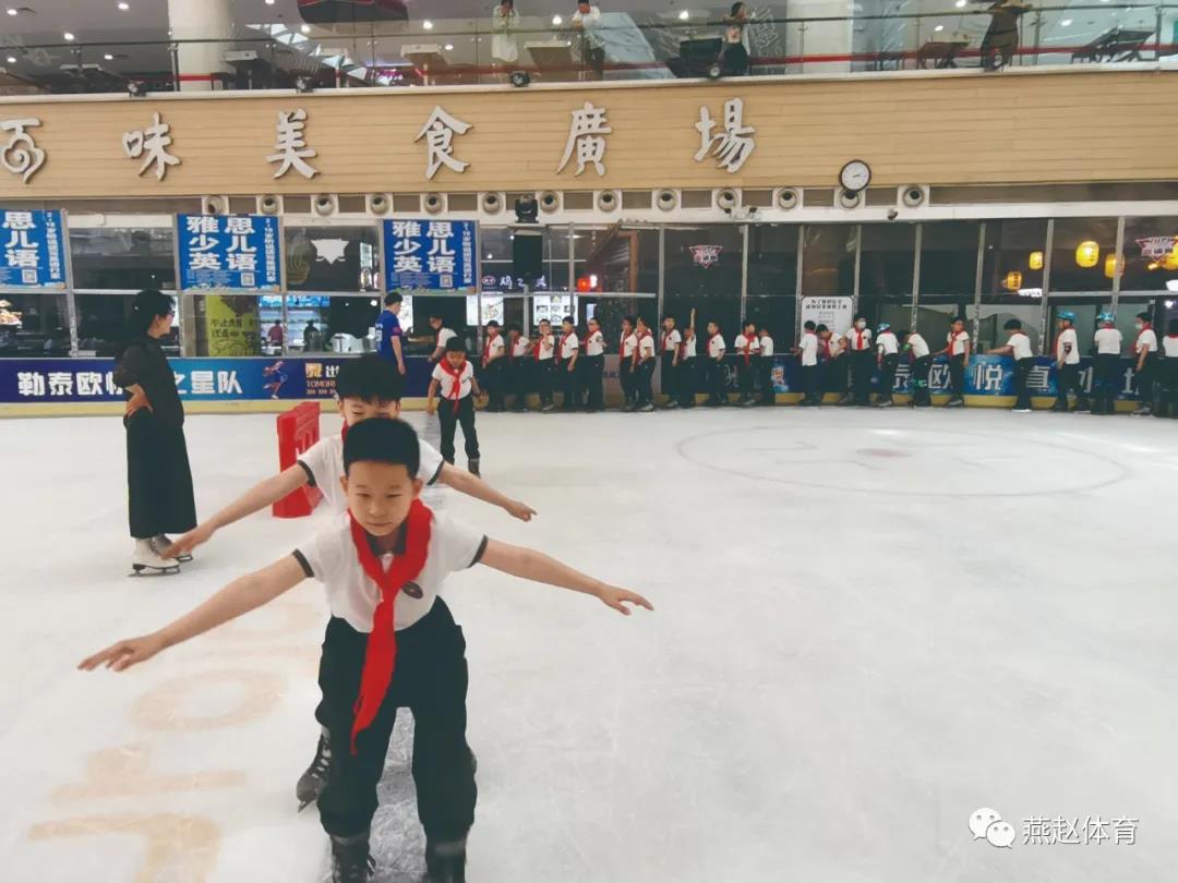 ��̩ŷ�ñ������ƶ���ѩ�˶���չ��ʵ��ѩ�˶���У԰