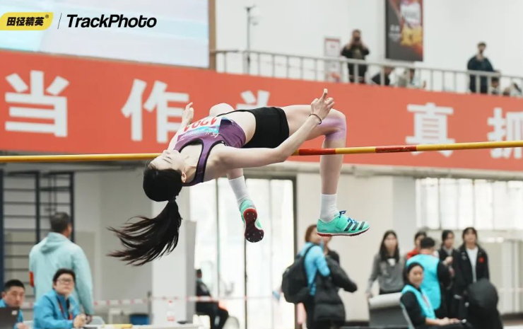 <b>ȫ�������ﾶ�������ڶ�վ���ӱ������ջ�3��3��1ͭ</b>