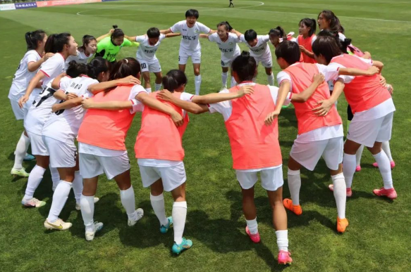 õ�徫�����ţ��ӱ����ֱ�Ů������ʤ��