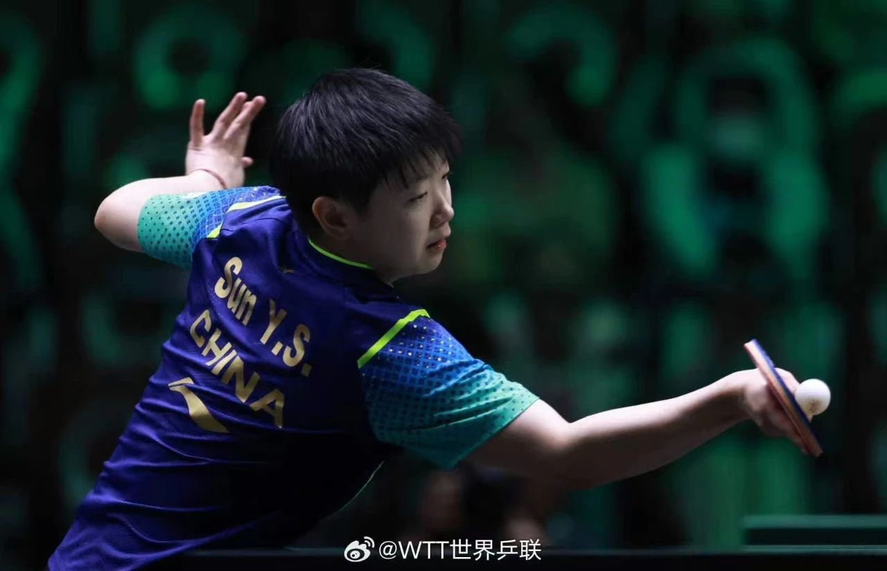 ��ӱɯ��Ů�����ɽ�������˫��������