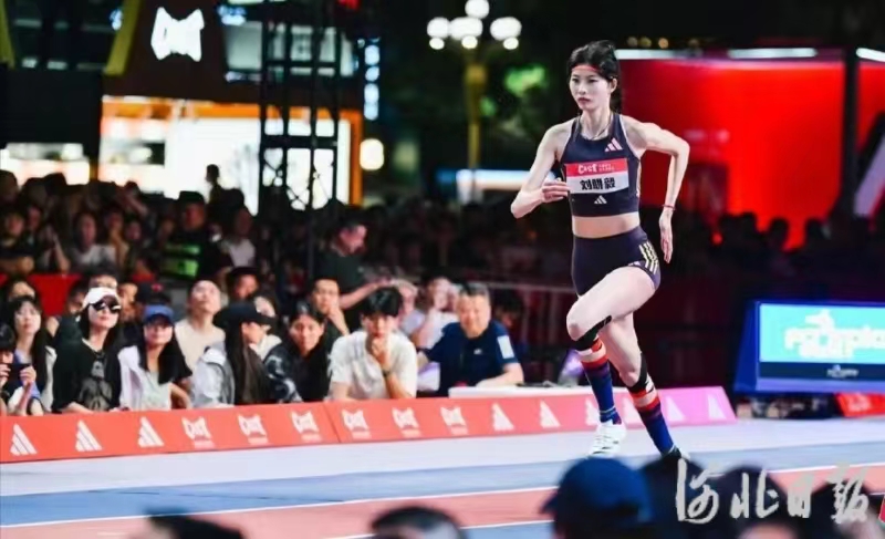 <b>�й��ﾶ��ͷѲ�����ڶ�վ���ӱ��˶�Ա��������</b>