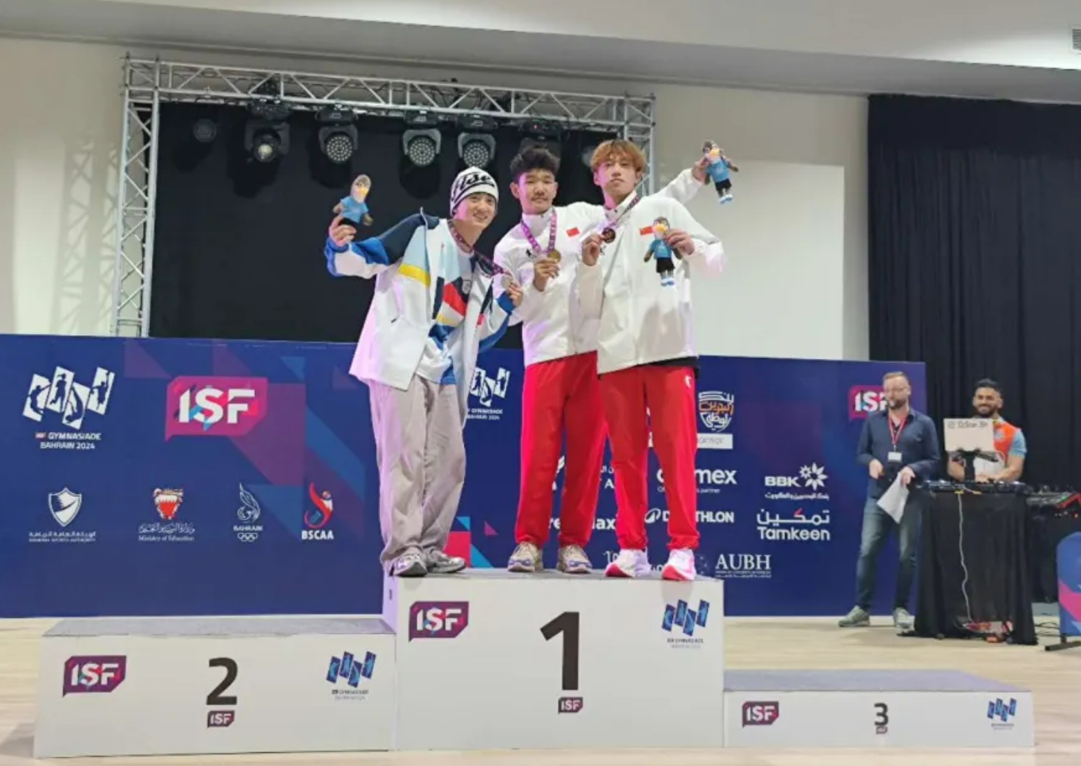 �ӱ��˶�Աл�������2024��������ѧ���ļ��˶���ͭ��