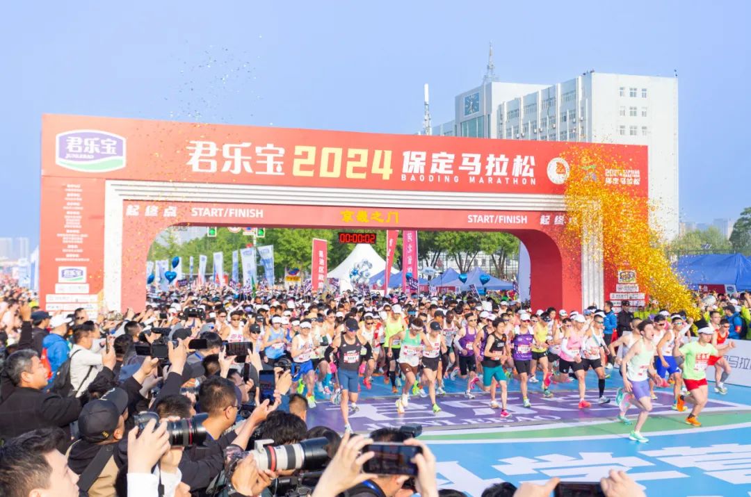 �������ںӱ����ܣ�ͽ����һ��������վ�����������4.20��������������������ɢ