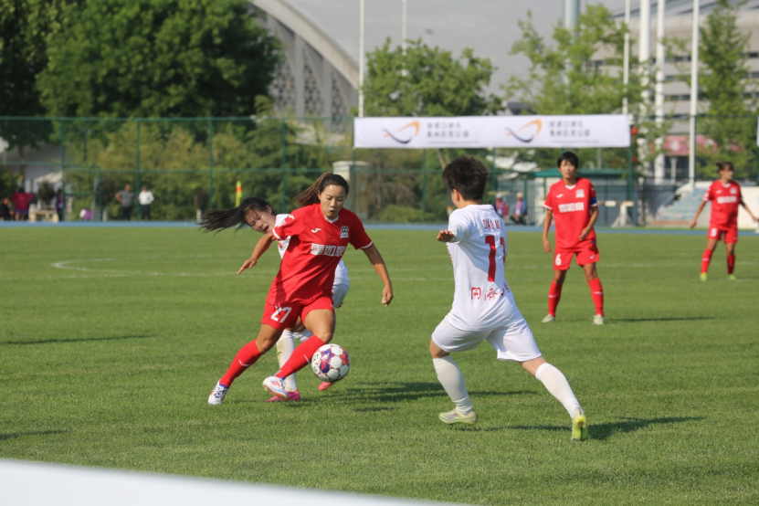 <b>������ʱ�������׸�Ů���������ӱ�ѩ����Ů��2��1ȡʤ</b>