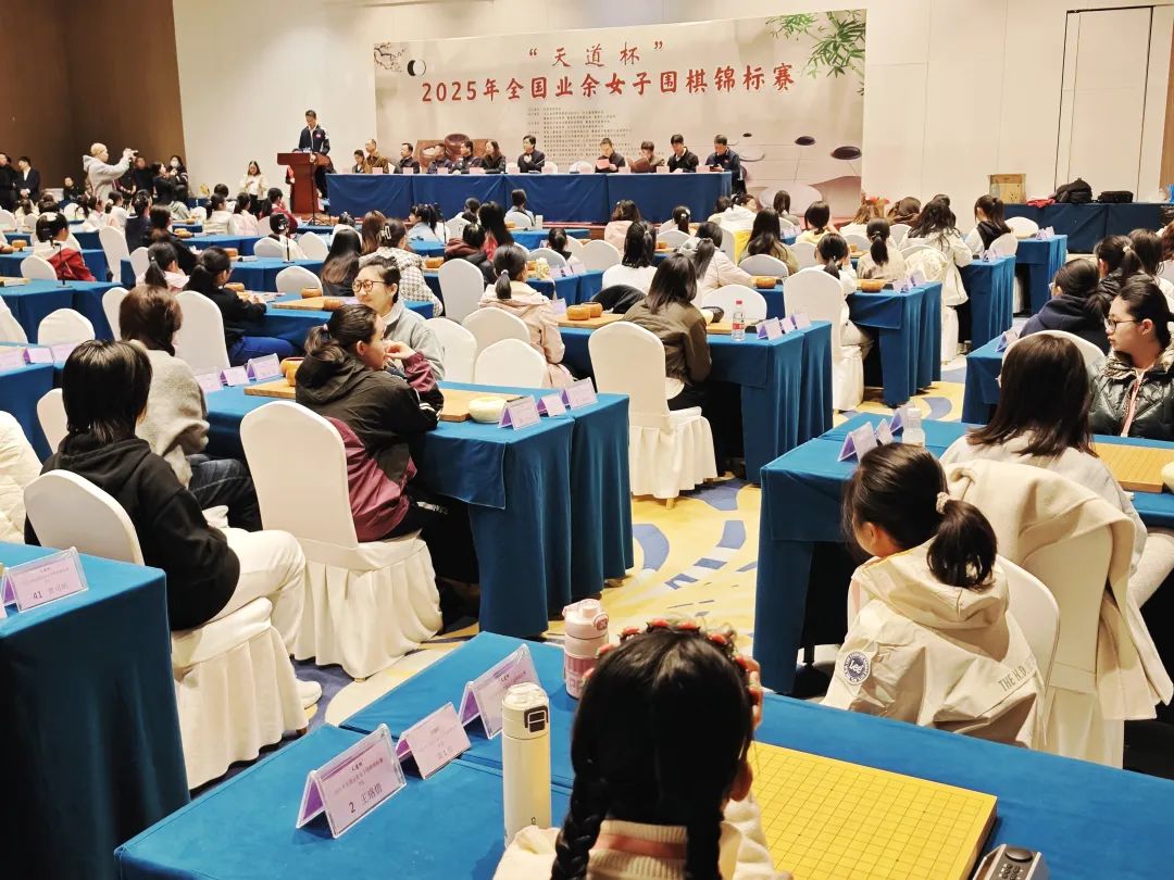 ���¾��ÿ��ӱ� | �ػʵ����������º�Ϸ��̨ ����֮�ǻ�������