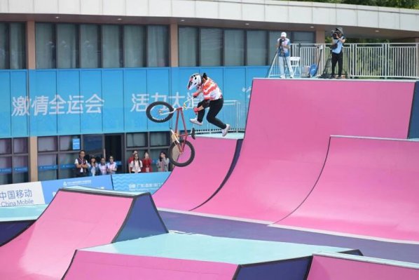 �ӱ�����һ��ȫ�˻�С�ֳ���Ŀ��˼�����