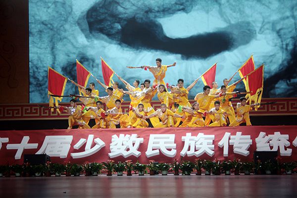 �ӱ�ʡ��ʮ���������崫ͳ�����˶����ڲ׿�Ļ