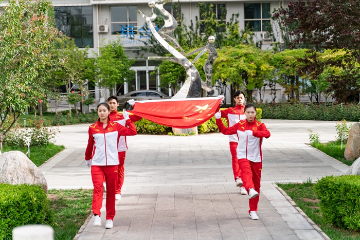 ����������С������߹�
�������� �����衱��ʽ