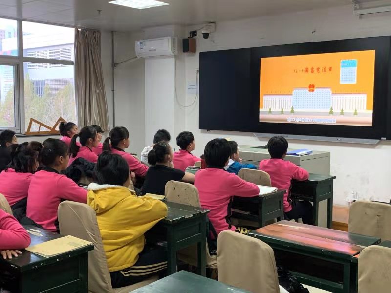 ���߹�
�˶�����ѧУ��չ�����ܷ���ϵ�����������