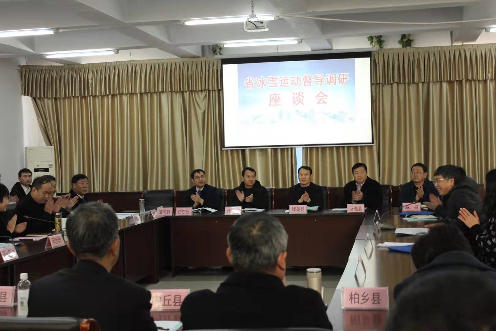 ���߹�
���Ķ����鵽��̨�������в��ٿ���ѩ�˶���̸��