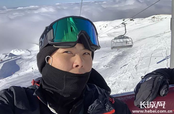 �����ڱ�ѩ֮�ǡ� ���٣�ϣ���ڶ��»���չʾ�й���Ա�ķ��