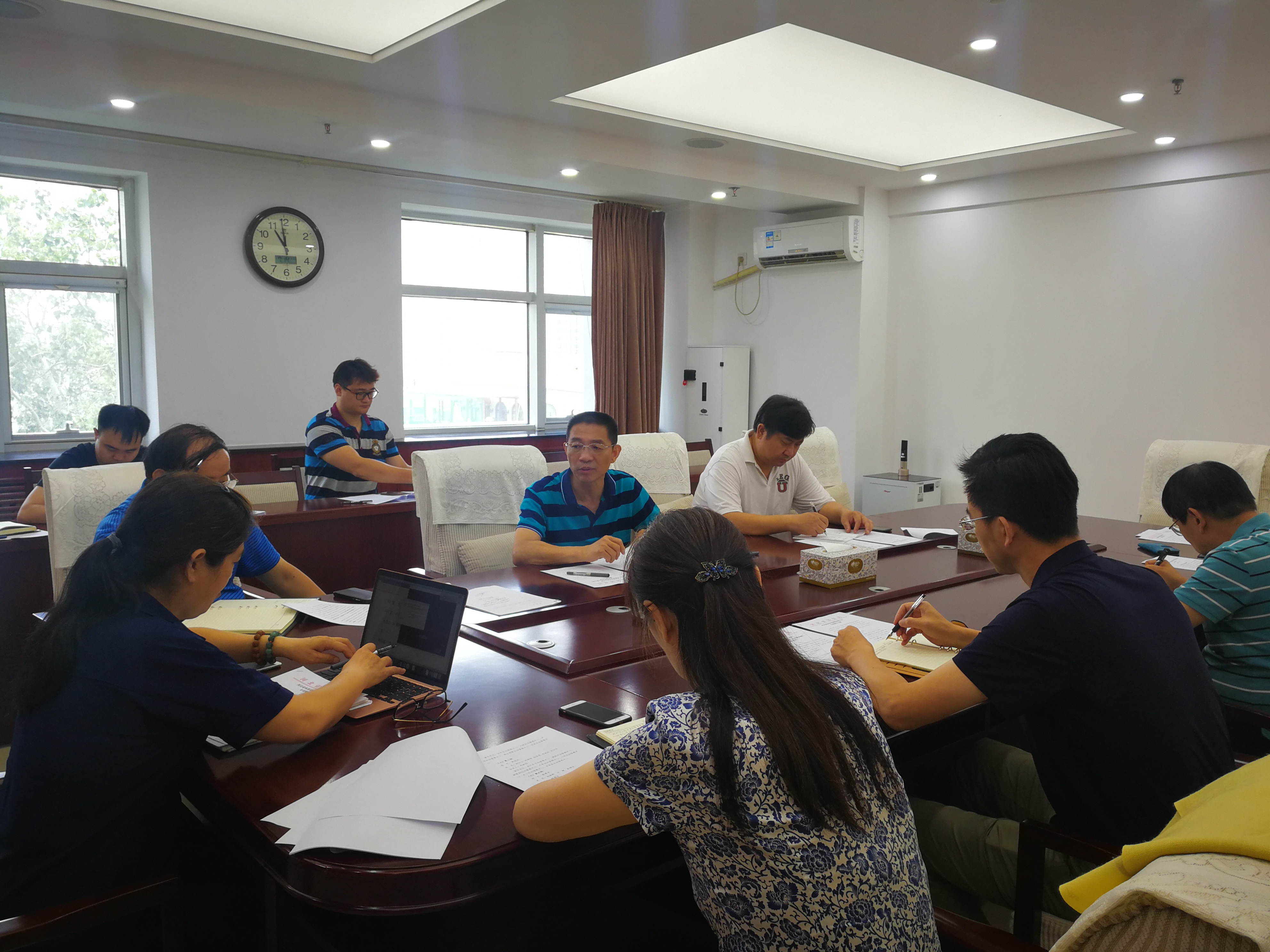 ������� �Ž�ܽ�  ���߹�
�ٿ���ս�����쵼С��칫�ҵ�һ�λ���