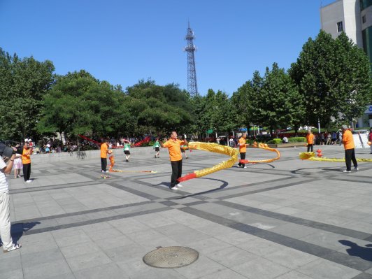 �����ؾٰ���ɫȺ�������չ��