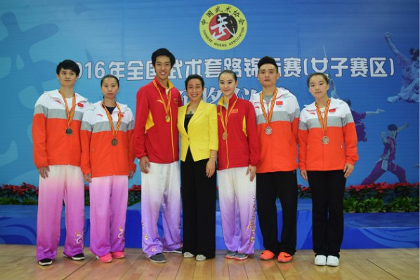 2016ȫ��������·��������Ů��������������Ļ