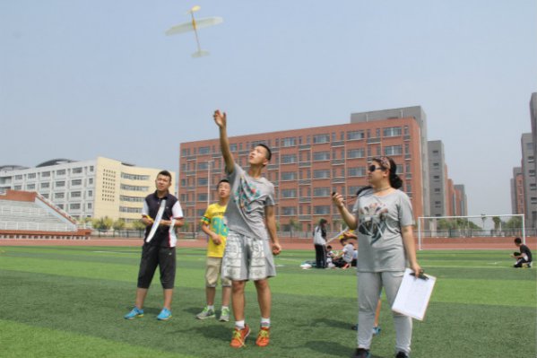 2016��ӱ�ʡģ���˶�����������ʡ��ʯ��ʵ��ѧУ�����Ļ