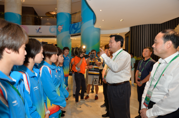 ��������ȫ�˴忴���������ӱ��˶�Ա���������������� Ϊ���������¹�