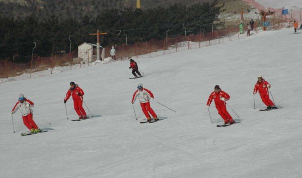 �ػʹŵ���ѩ��