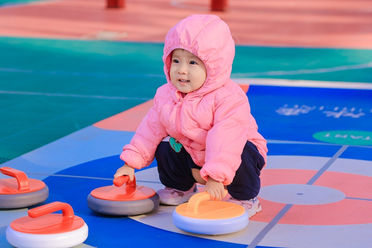 ��ѩ�����͵����ſںӱ�������ѩ�˶��������ݱ