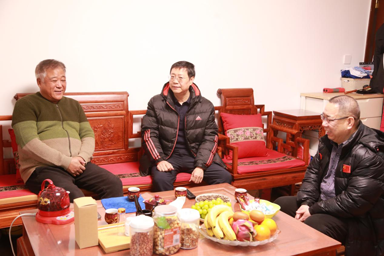 �꺮��ů�� ο����������߹�
�쵼ο����������ͬ־