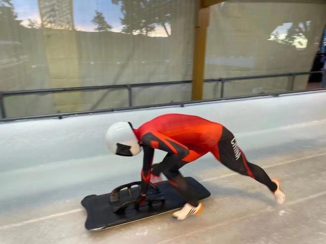 �Ʊ��� ����ʷ �ӱ���ѩ����ʵ�ֿ�Խ��չ