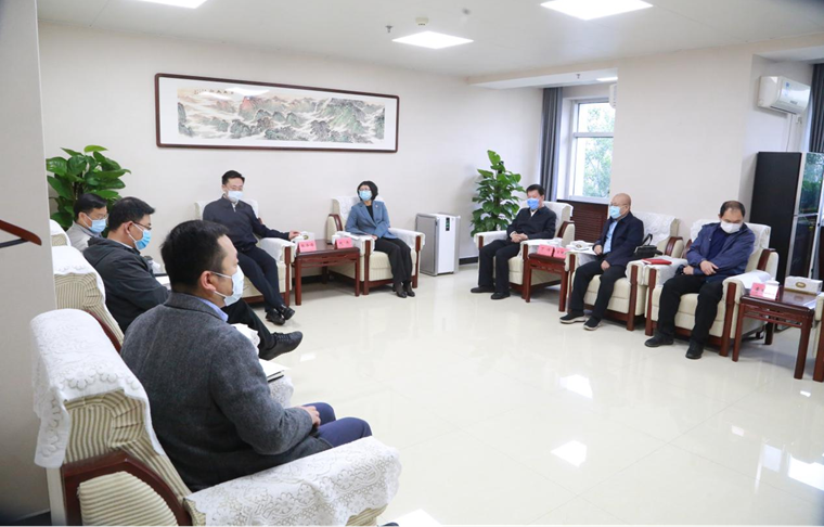 ���߹�
�볤����ý�弯���ٿ�������̸��