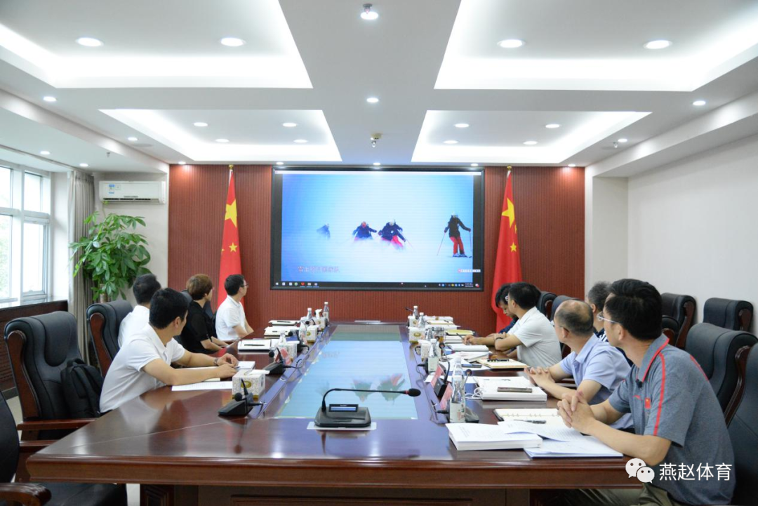 ���鹲���� �����ٷ�չ���߹�
���½�����������ŵڶ�ʦ���Ź����Ļ������������ξ��ٿ���̸��