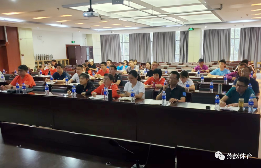 <b>�������� ���˷�����������ѵ��Ӫ�ٰ������ר�ҽ���</b>