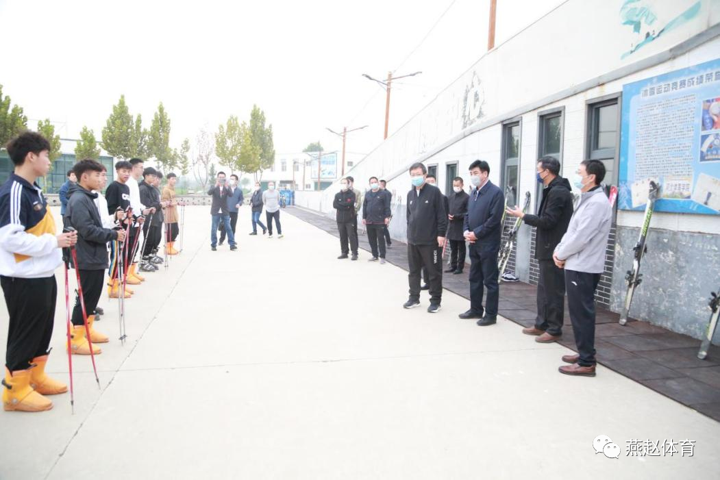 ���븰���߹�
ѧԺ��չ���й���