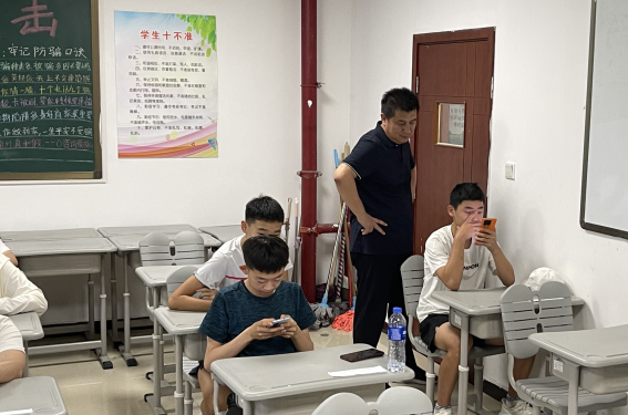 ���߹�
��չ������Ƹ�����˶�Ա���˷ܼ����׿���