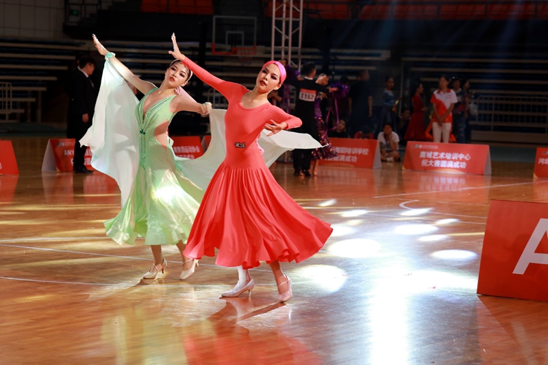 �������� �����2023�����Ľ죩�ӱ�ʡ�������Ѽ����趯�ഺ���ӱ�ʡ�����������赸���������е�վ��Բ��...