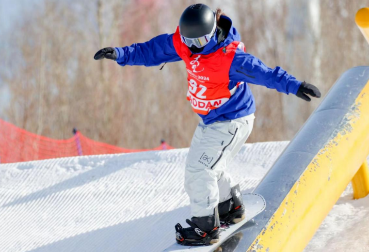 ��17�𣡺ӱ���õ��廬ѩ������Ů�������ϰ����ɹھ�