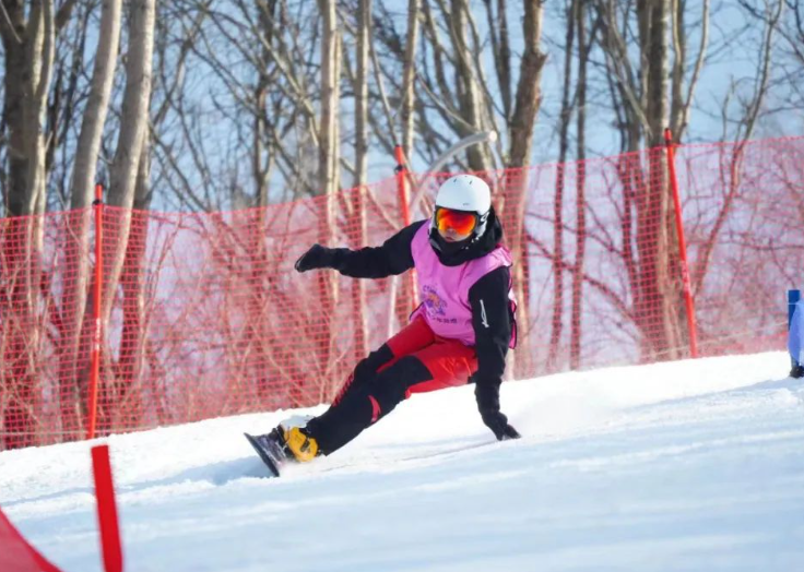 ѩ�賤�ǡ������򼽽�ɽ����ʻ�ѩ����ɽ��ѩ������Բ����Ļ