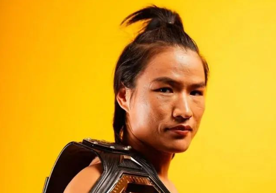 �ɹ����ᣡ�ӱ�������ΰ�������Ӯ��UFC������