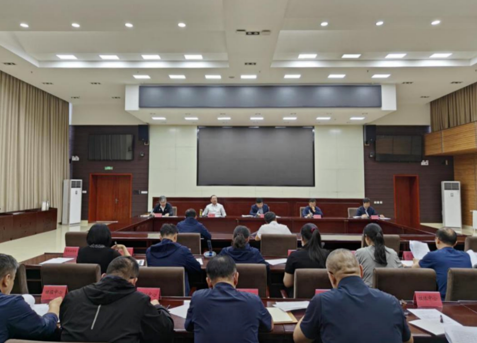 <b>���߹�
�ٿ����飨���󣩻��� ����ѧϰ�᳹ϰ��ƽ�������Ҫָʾ���񣬶԰�ȫ�������������ٰ����ٲ�...</b>