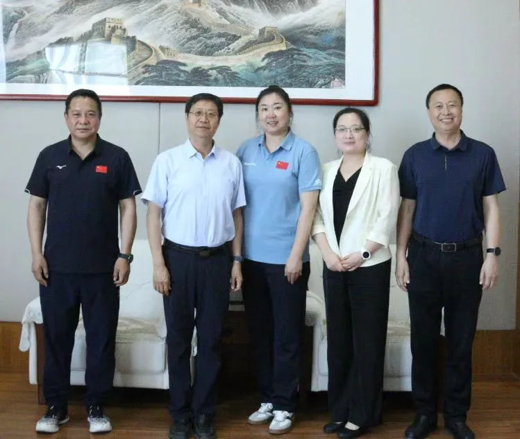 Ů�Ű��˹ھ����ȵ����߹�
ѧԺ�������Ů�ž���