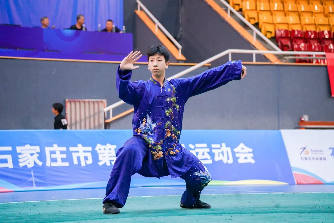 ʯ��ׯ�е�ʮ�߽��˶�����������������·����Բ����Ļ