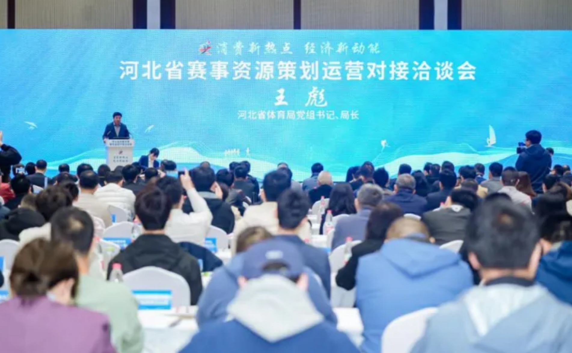 ���߹�
���»�����չ������Ȧ��