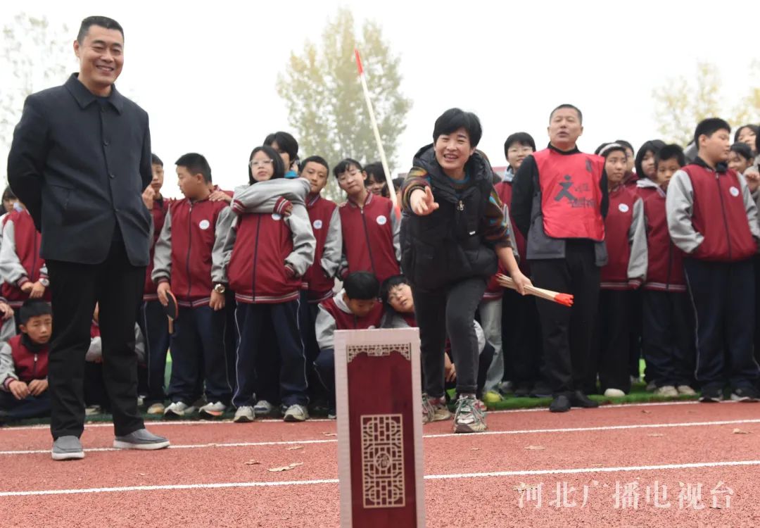 ��ˮ���ݣ�Ȥζ�˶��ᡰ��ȼ��ʦ������