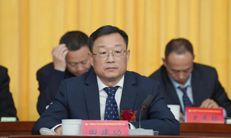 <b>�й����������߹�
ѧԺ���Ĵδ������¡�ؿ�Ļ</b>