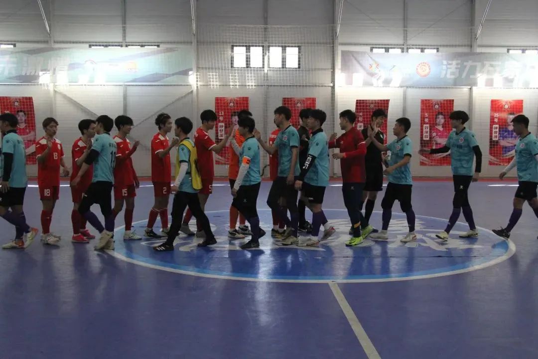 �ڶ��조��������ʯ��ׯ�и�У����������������Բ����Ļ