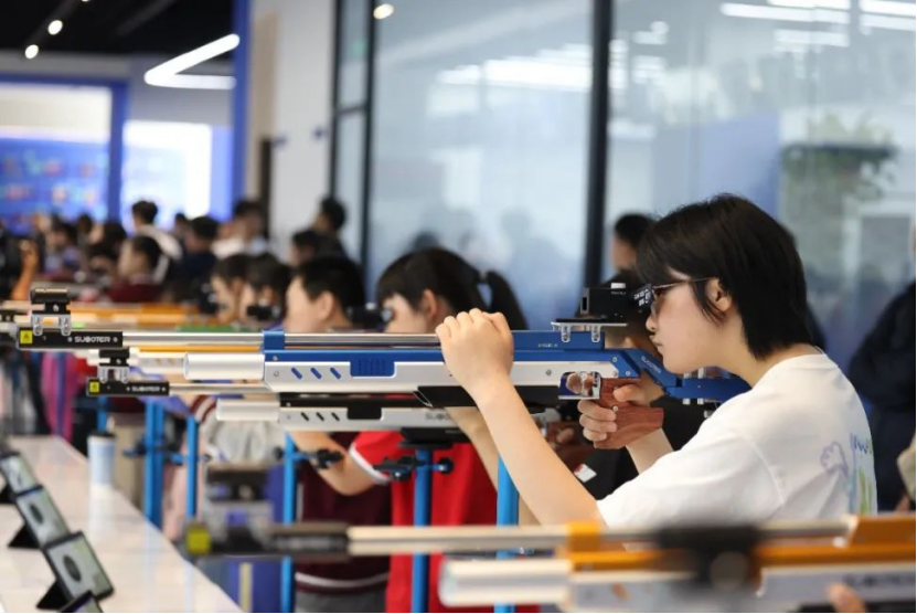 ������������ѡ�Ľ�������׽�У԰����������