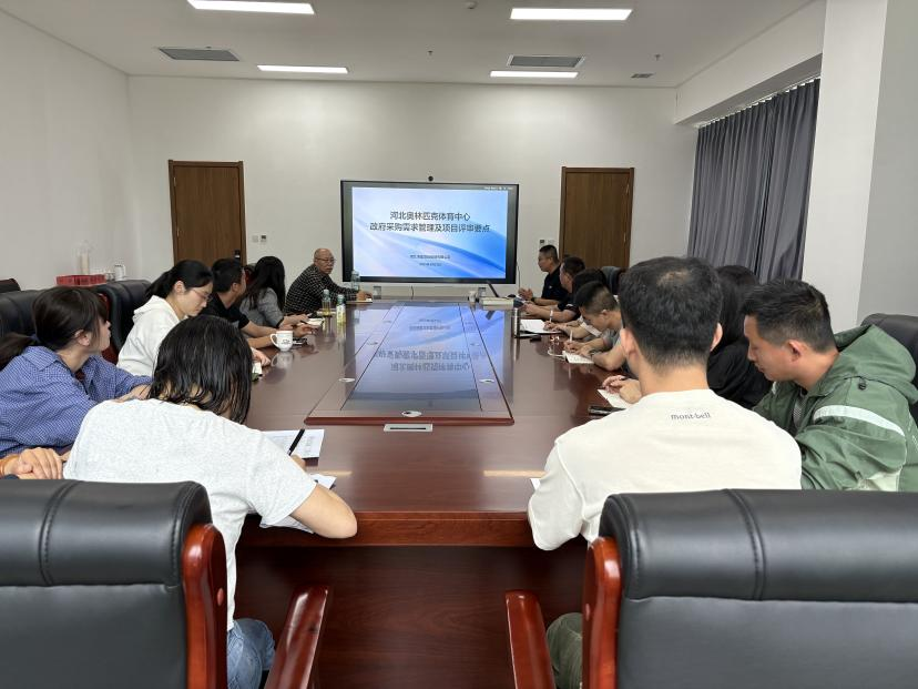 �������ľٰ������ɹ�ר����ѵ��