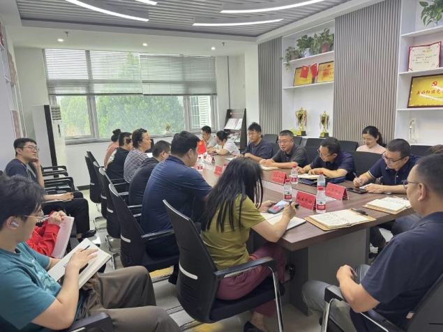 �˶�����ѧУ��֯�ٿ���սȫ�˻�����Ϲ�����ϯ����